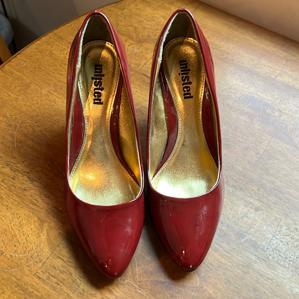 Unlisted high heels, ruby red, size 6-1/2